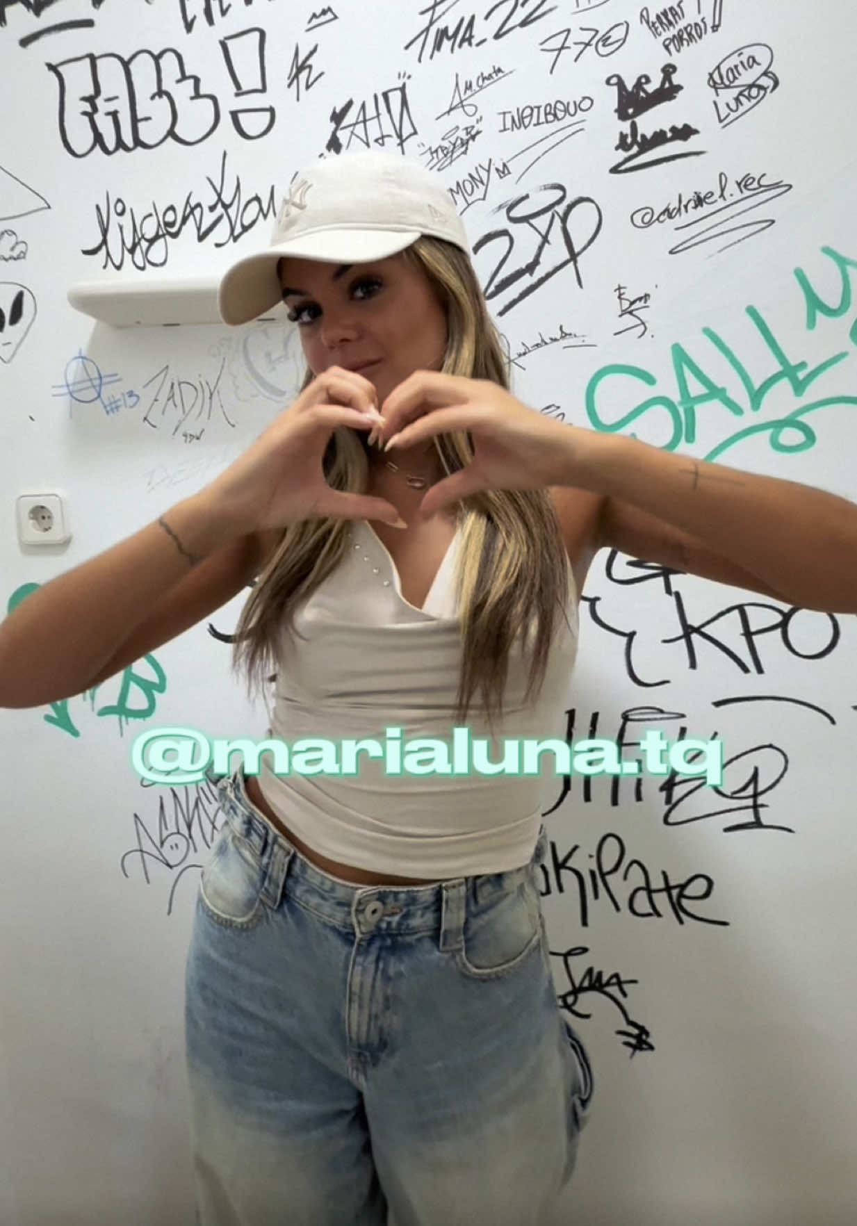 Firma en la pared del baño de La Nave