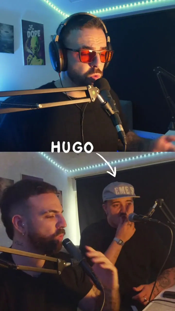 Hugo grabando su primera canción con Dani Manzan en el estudio